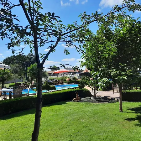 Casa & Vakantiewoning Voor 1 Pers Tot Max 32 Personen 4* Zonhoven