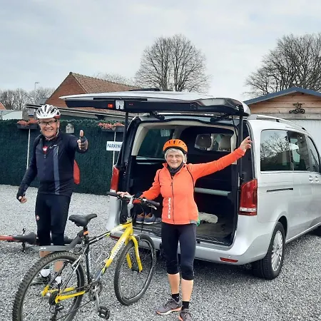 Casa & Vakantiewoning Voor 1 Pers Tot Max 32 Personen Panzió Zonhoven