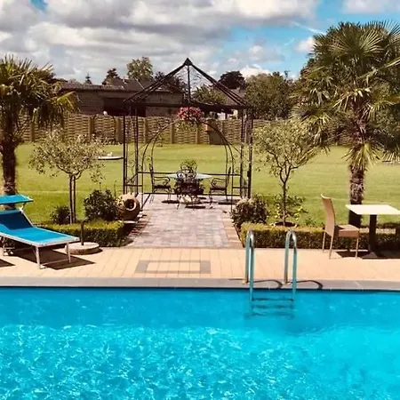Panzió Casa & Vakantiewoning Voor 1 Pers Tot Max 32 Personen