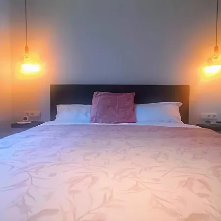 Casa & Vakantiewoning Voor 1 Pers Tot Max 32 Personen 4* Zonhoven
