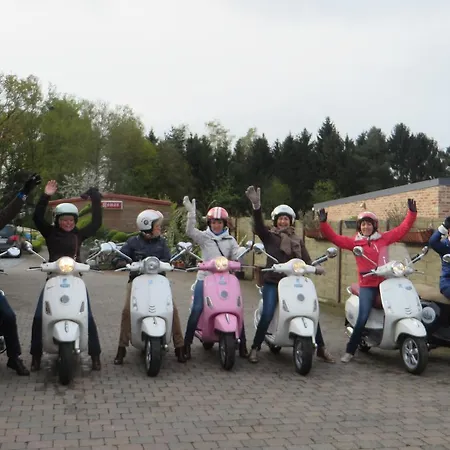 Bed and Breakfast Casa & Vakantiewoning Voor 1 Pers Tot Max 32 Personen Zonhoven