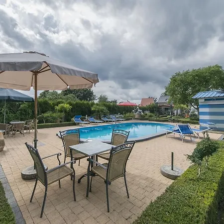 Panzió Casa & Vakantiewoning Voor 1 Pers Tot Max 32 Personen 4*