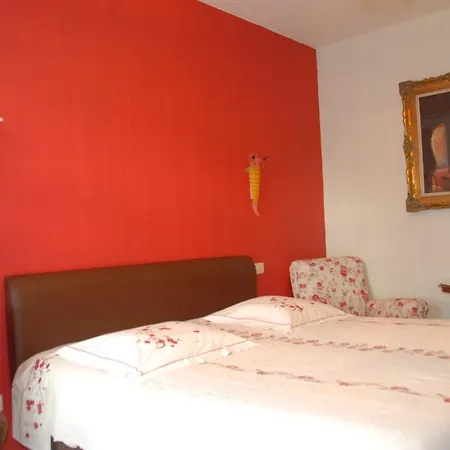 Casa & Vakantiewoning Voor 1 Pers Tot Max 32 Personen Bed and Breakfast Zonhoven
